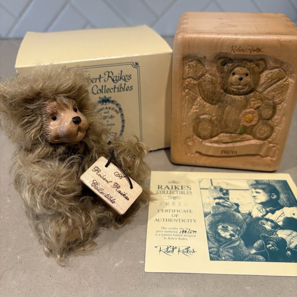Robert Raikes Wee Whittles Freya Bear Signed Wood Box w COA Limited #198/500